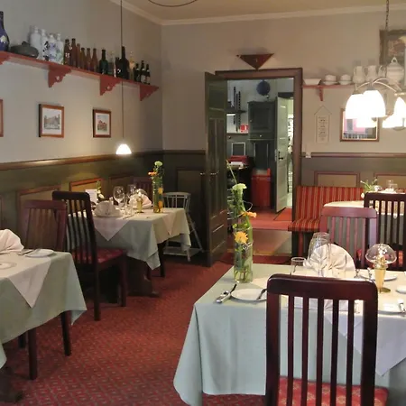 Inn & 3*